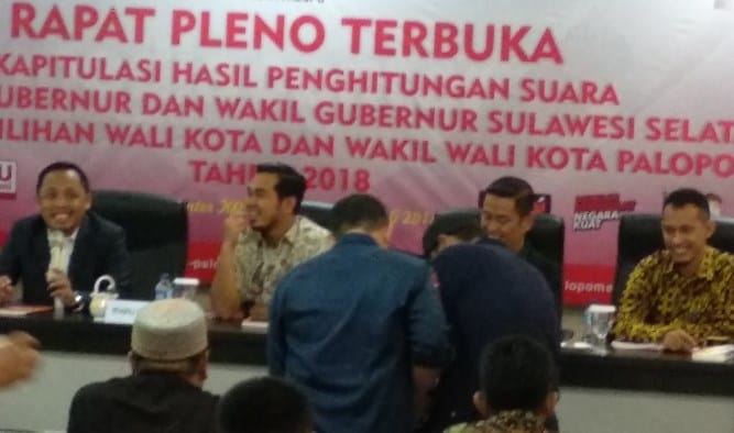 rapat pleno KPU rapat pleno KPU